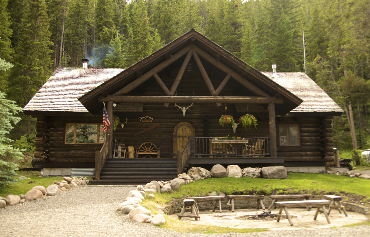 Montana Dude Ranch Vacation Packages - Covered Wagon Ranch Covered ...