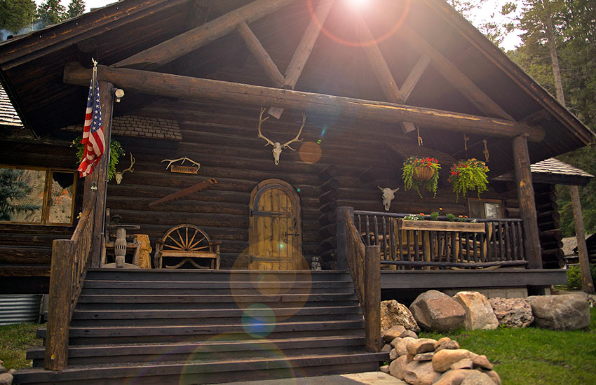 Taylor Fork Lodge exterior